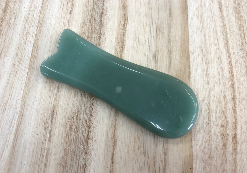 Gua sha Cuarzo Verde pez